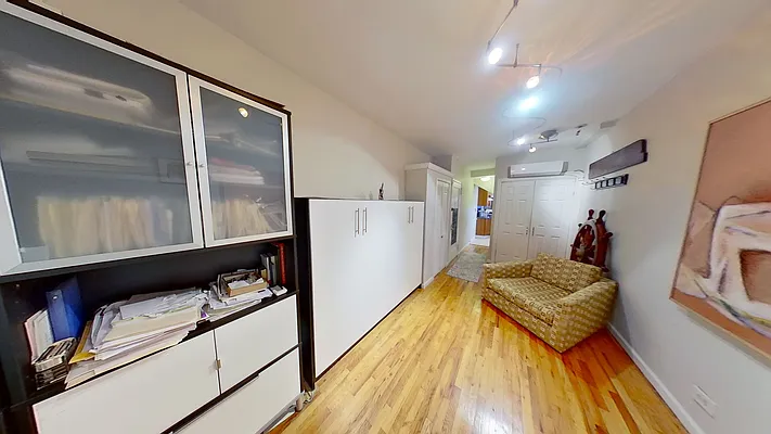 Rented by SAFEGUARD REALTY PARTNERS LLC | media 25