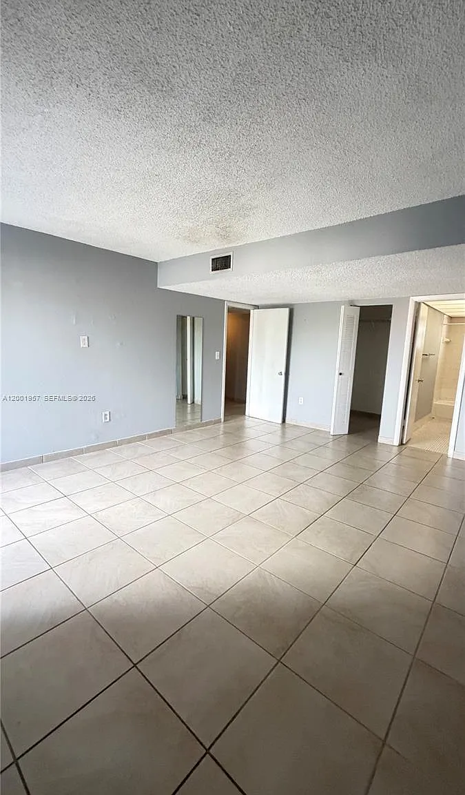 9375 Fontainebleau Blvd — Photo 3