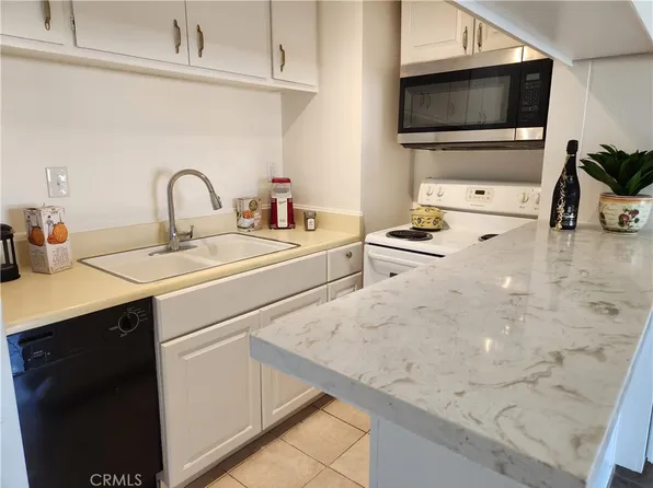 5585 E Pacific Coast Hwy Unit 305, Long Beach, CA 90804