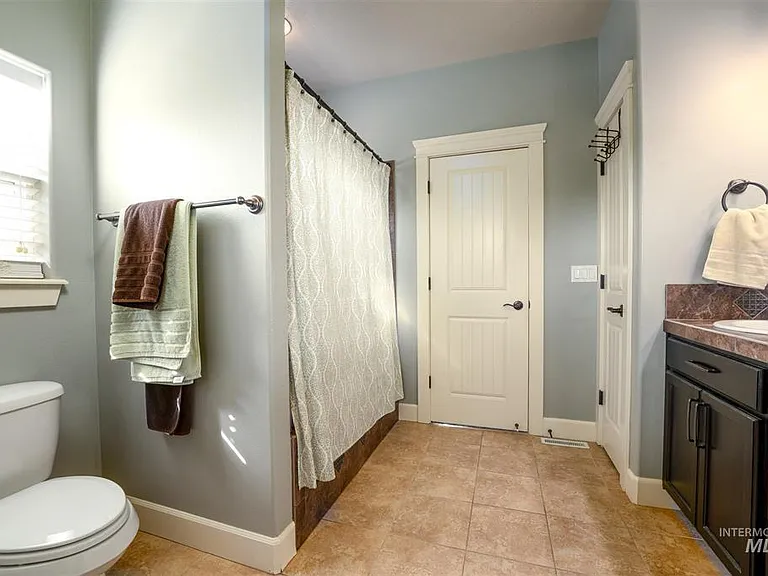 10241 W Breckfield St — Photo 25