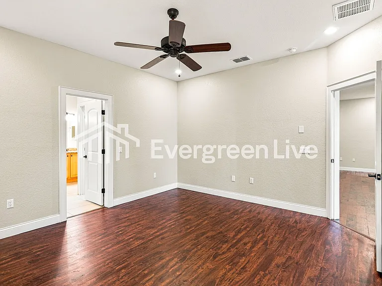 4922 Bobbie Ave — Photo 7