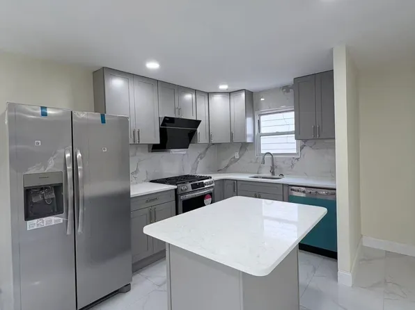 30 Seafoam Street image 8 of 17