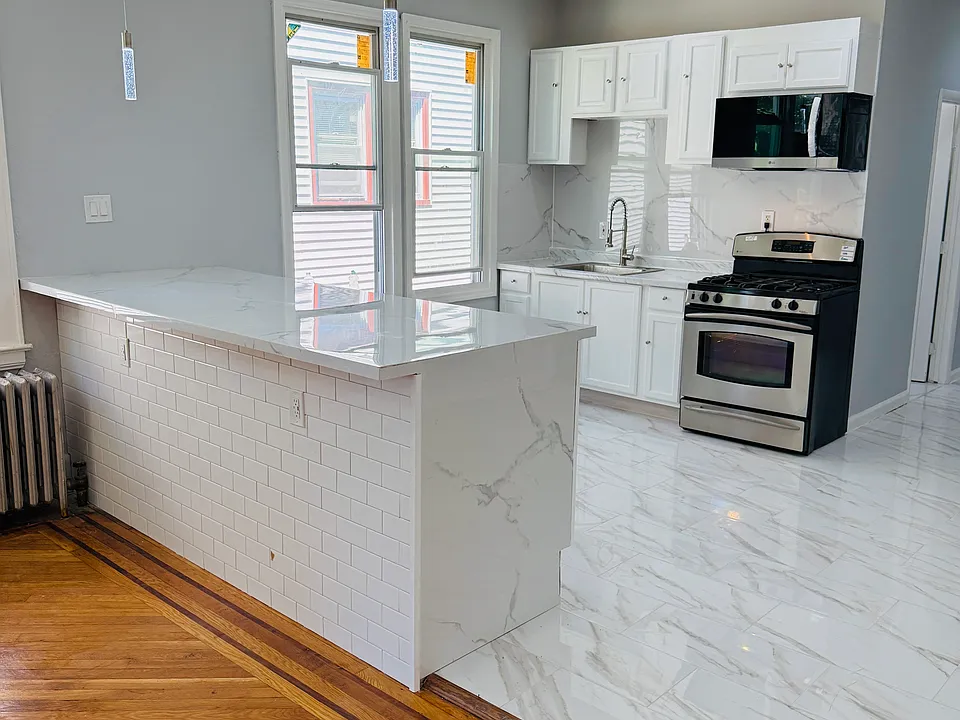 13-15 Finlay Pl #2L