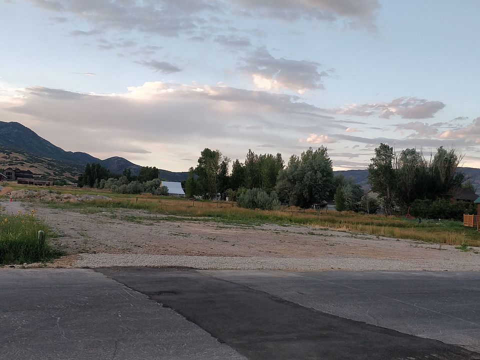 Facing NE, Street View.