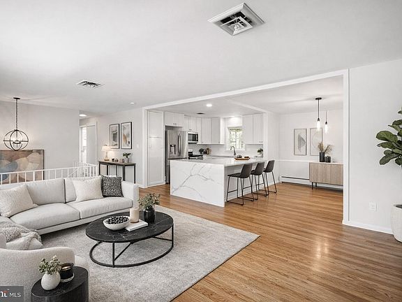 2nd image of 4323 Ferry Landing Rd