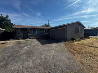 2822 E Holland Ave, Fresno, CA 93726
