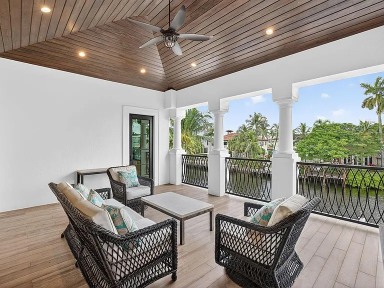 2425 Delmar Pl — Photo 34