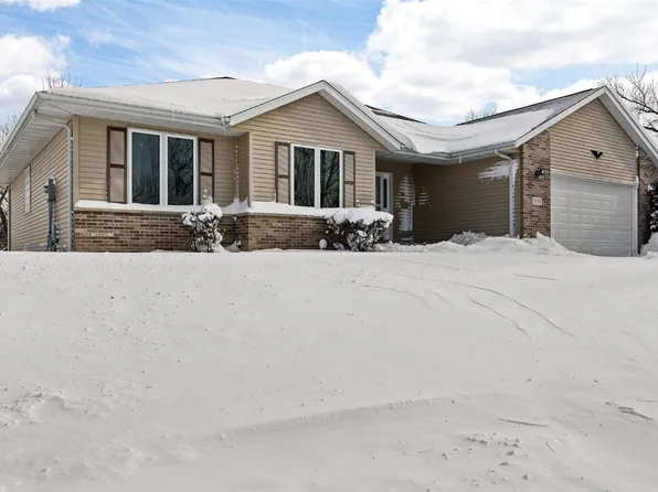 1311 Sydney Ct NW, Cedar Rapids, IA 52405