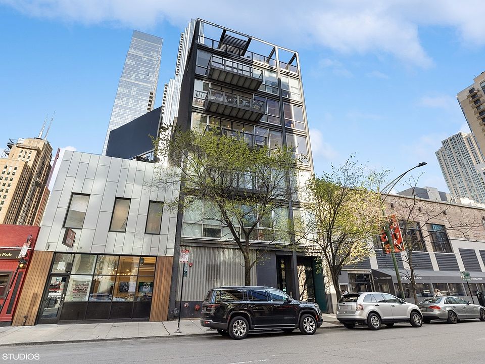 1st image of 747 N Clark St #401