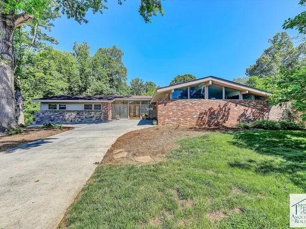 1515 Sam Lions Trl, Martinsville, VA 24112