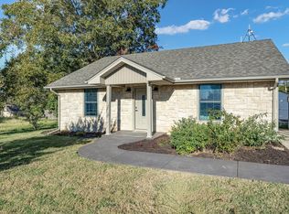 402 Sanders St, Bowie, TX 76230