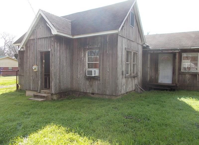 1st image of 642 N Love St