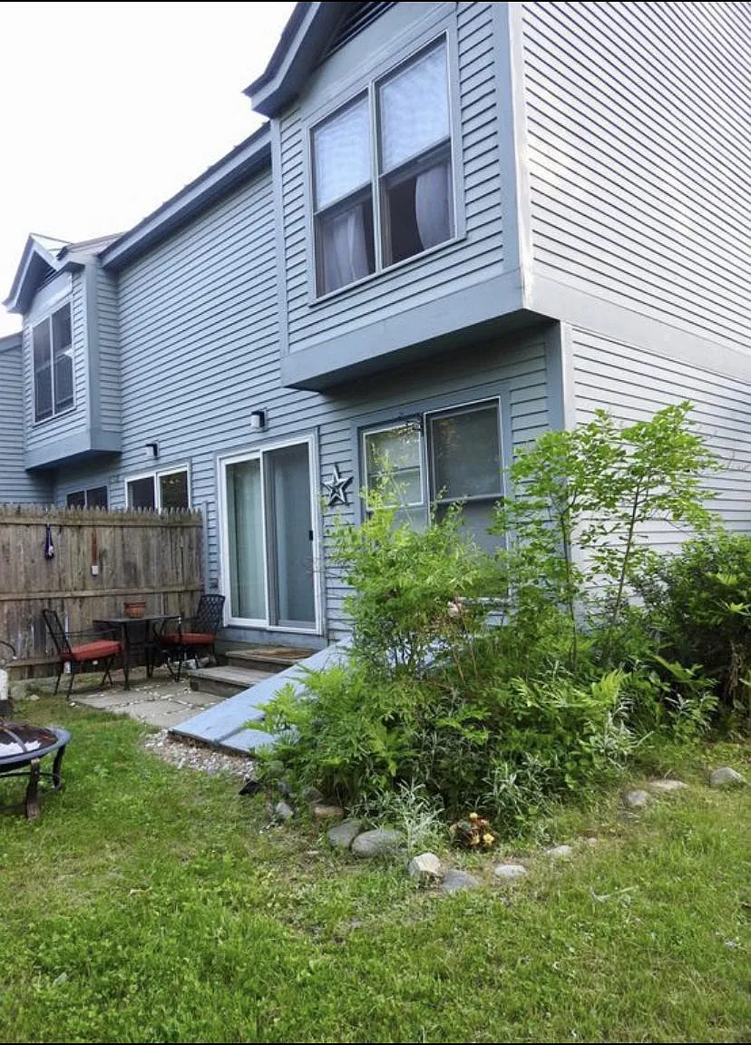 34 Marsten Ln — Photo 2