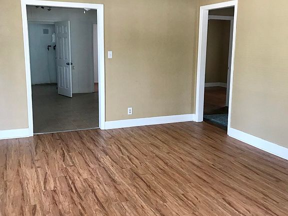 3rd image of 178 Dahlia St