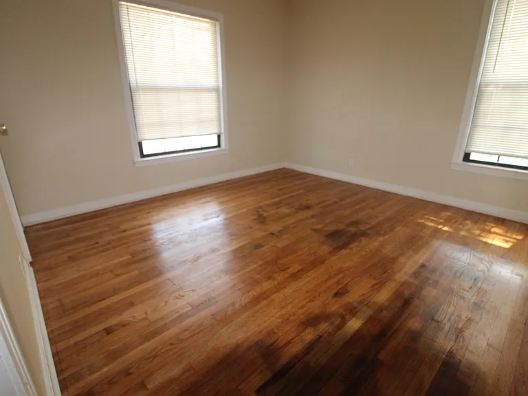 1309 Carol Way — Photo 8