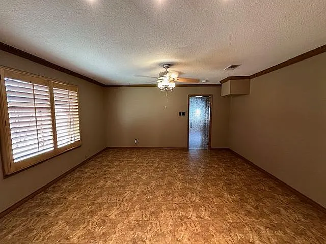 3 bed, 1550 sqft, $1,585 — Photo 4
