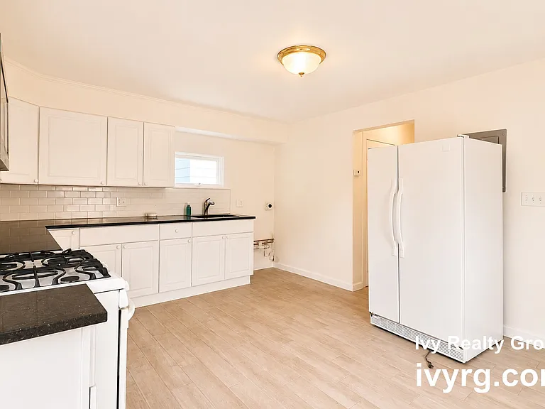 23 Mount Vernon St #2 — Photo 4