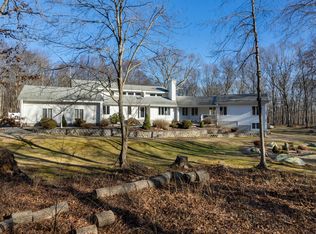 22 Prindiville Ave, Waterford, CT 06385