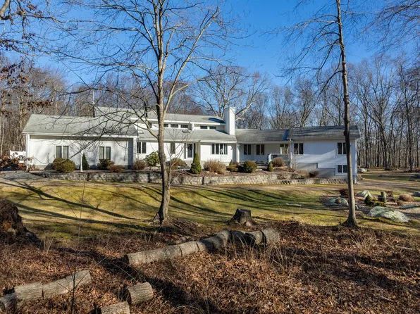 22 Prindiville Avenue, Waterford, CT 06385