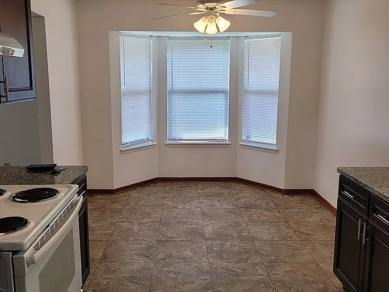 7709 Betty Louise Dr — Photo 6
