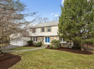 2 Fox Hunt Ln, Winchester, MA 01890
