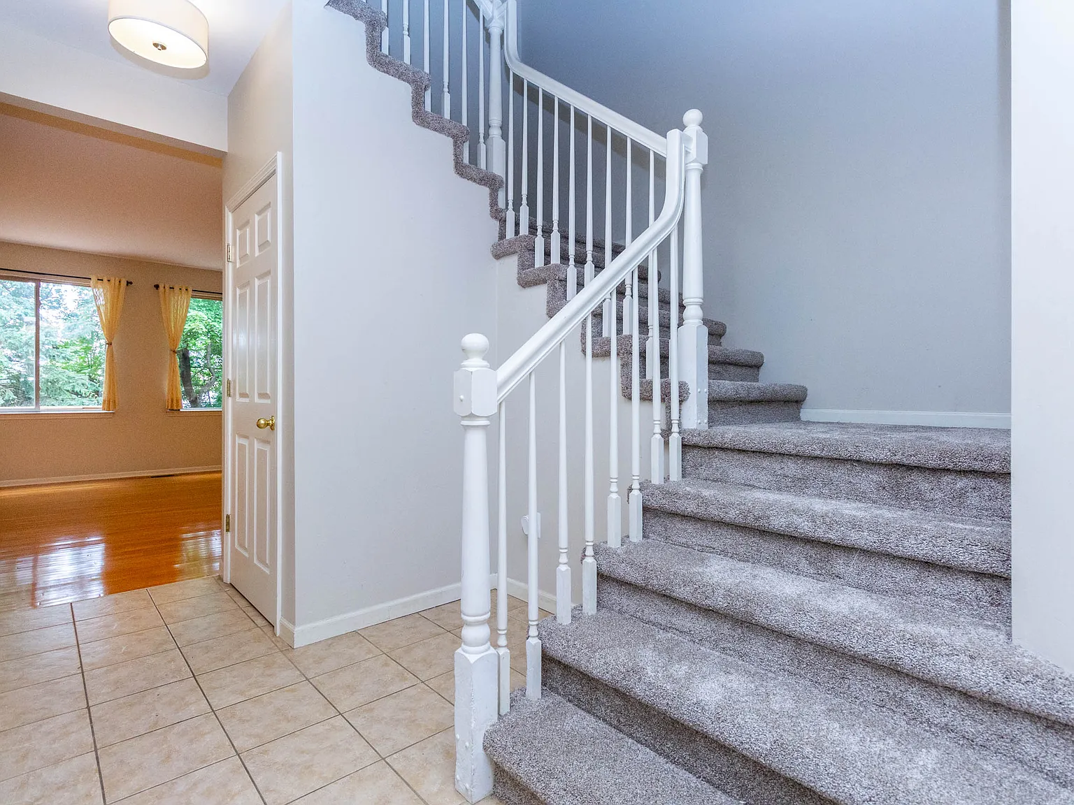 3 bed, 1855 sqft, $2,900 — Photo 4