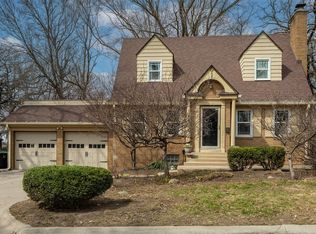 5905 Walnut Hill Dr, Des Moines, IA 50312