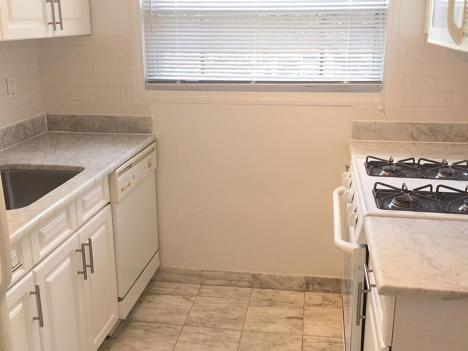 1st image of 15 Schenck Ave #3EE