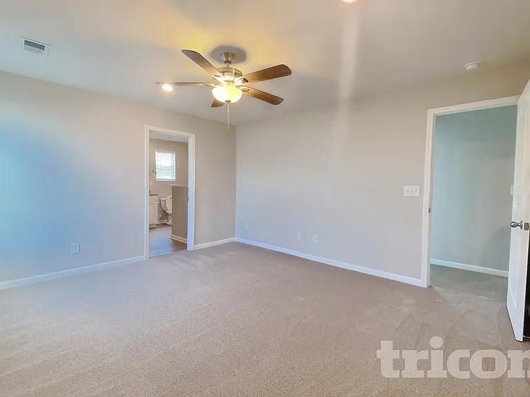 260 Chedworth Dr — Photo 6