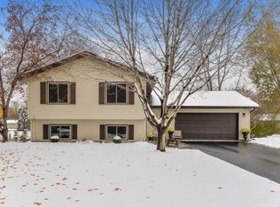 5925 David Ct, Shoreview, MN 55126