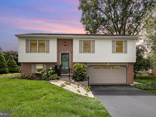 8 Riverview Dr, Wrightsville, PA 17368