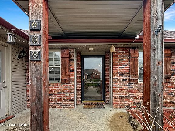 3rd image of 608 Pacer Dr