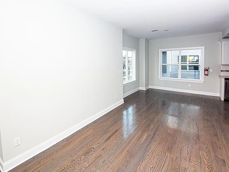 74-76 Essex St #2 — Photo 5
