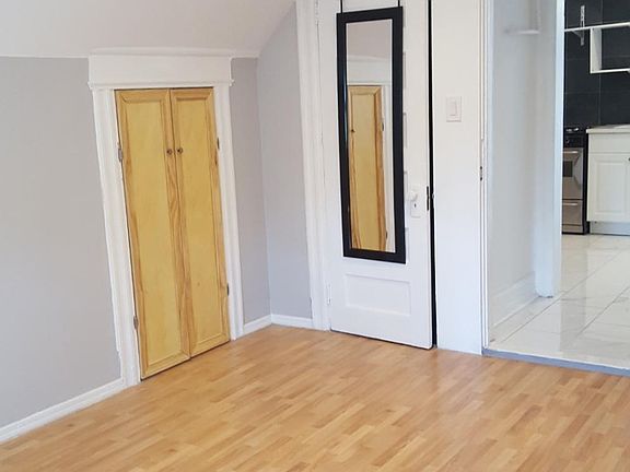 2nd image of 305 Woodside Ave Floor 3