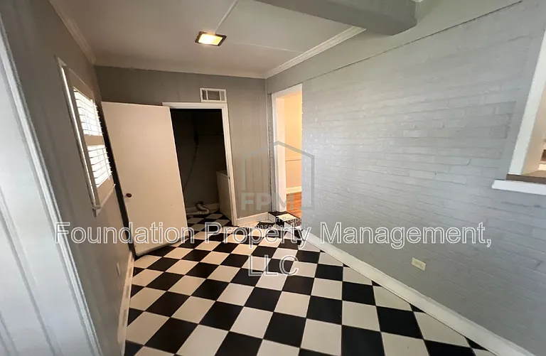 252 E Edwin Cir — Photo 7