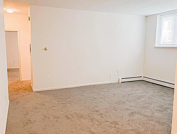 23 Oakwood Ave — Photo 5