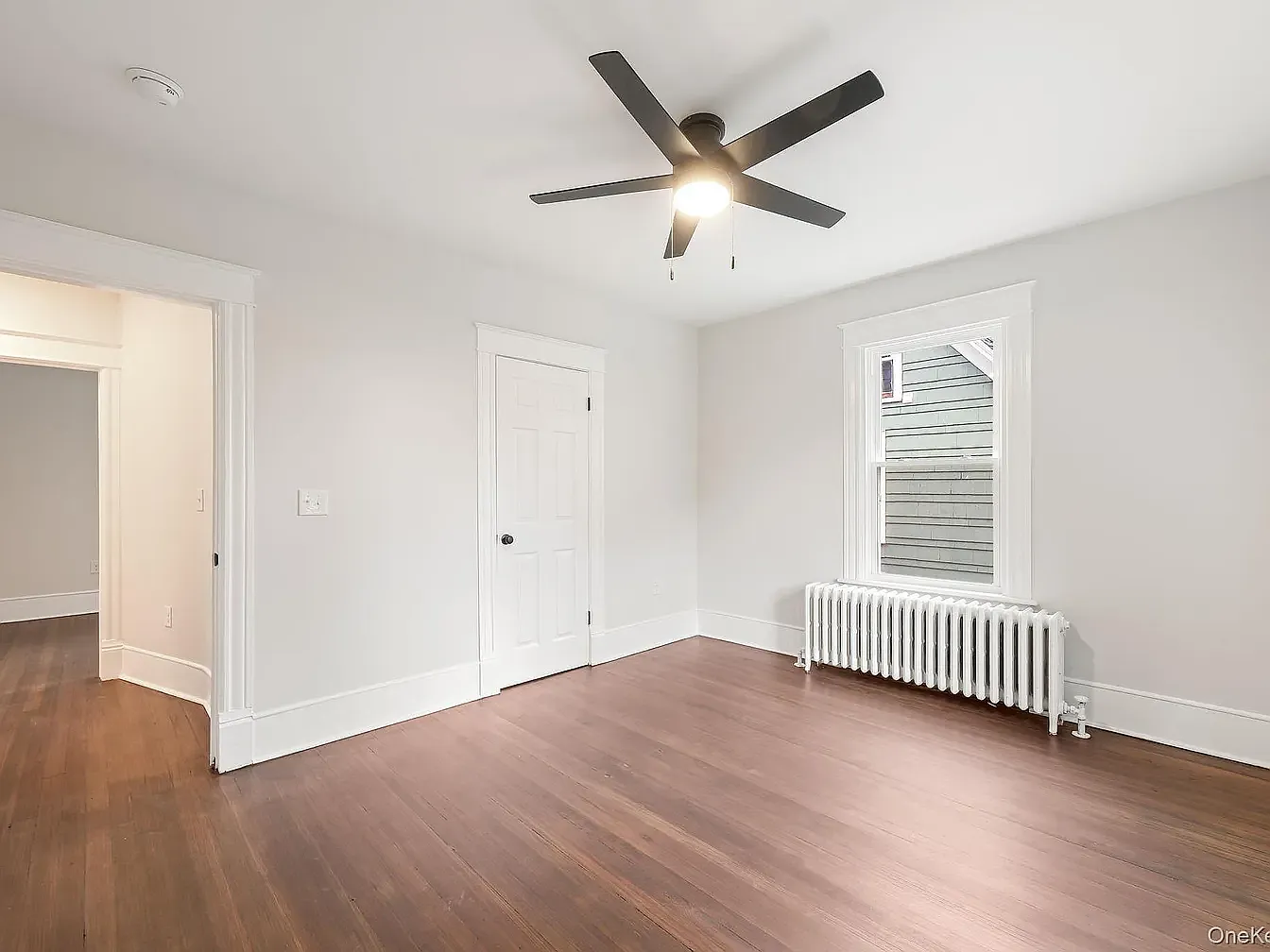 6 bed, 1988 sqft, $1,300 — Photo 3