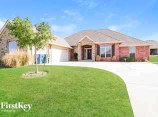624 Spavinaw Ln, Edmond, OK 73025