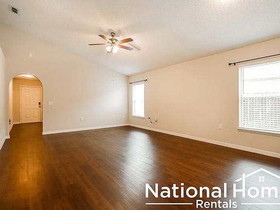 4th image of 8545 English Oak Dr