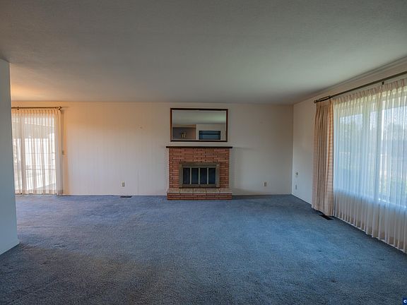 5th image of 850 W Rose St