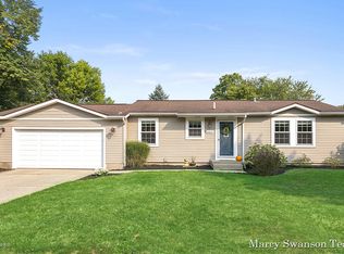 6869 Adaridge Dr SE, Ada, MI 49301