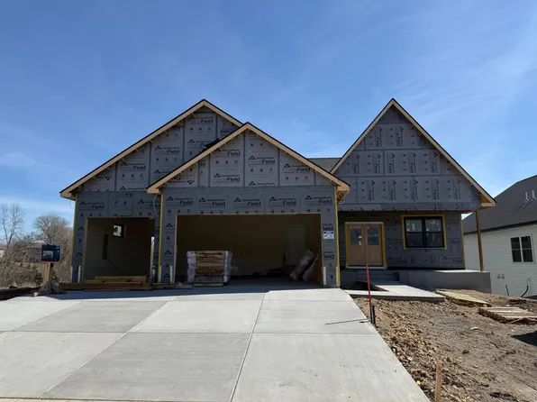 1949 Campfire Dr E, Waconia, MN 55387