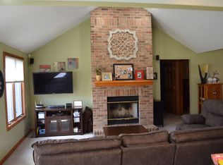 5522 Dee Jay Ln, Fort Wayne, IN 46845