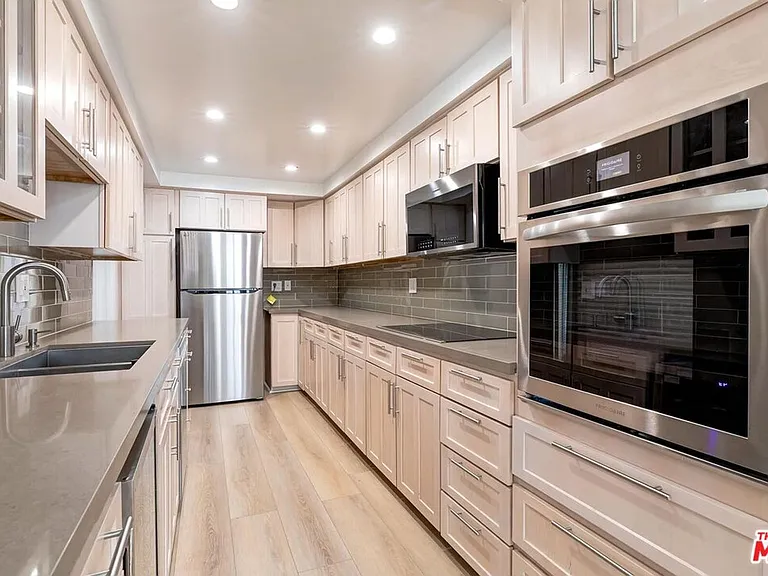 1710 Malcolm Ave #303 — Photo 1