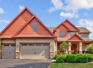 1614 Sparrow Rd, Waconia, MN 55387