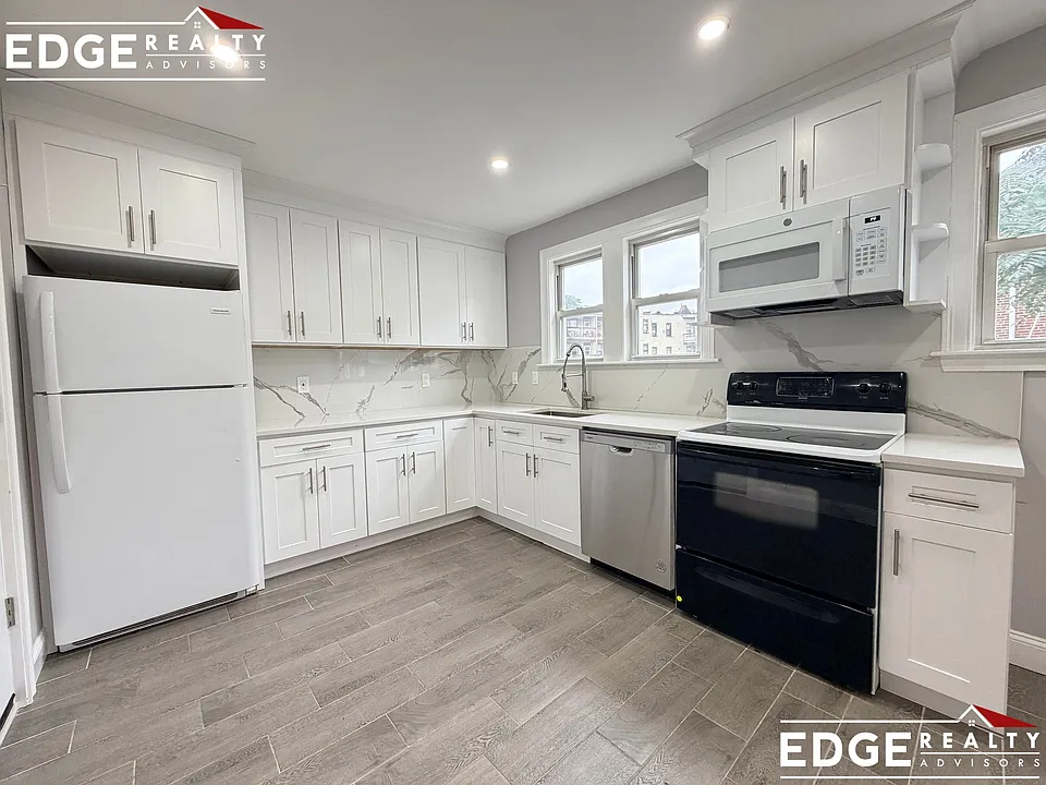 113 Lanark Rd