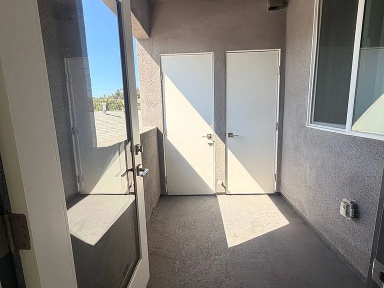 YaYa Glenoaks, LLC — Photo 25