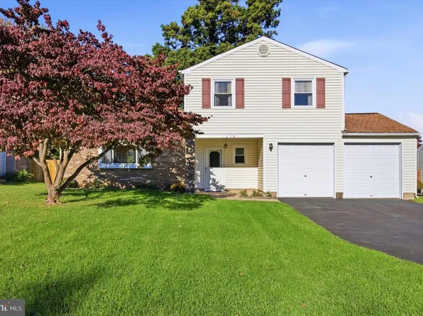 1278 Twin Streams Dr, Warminster, PA 18974