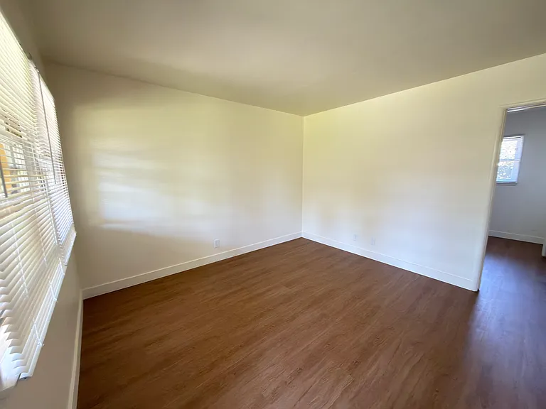 322 S Clark St #322 — Photo 2