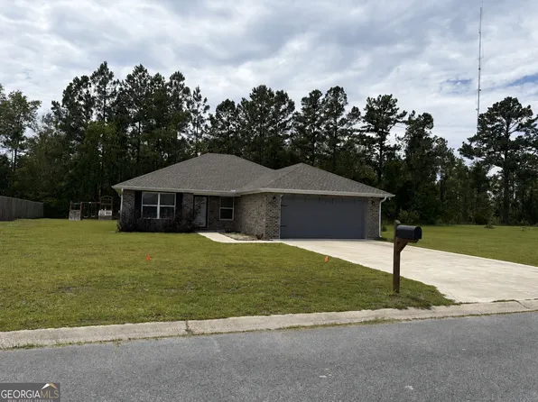 135 Galloway Dr, Folkston, GA 31537